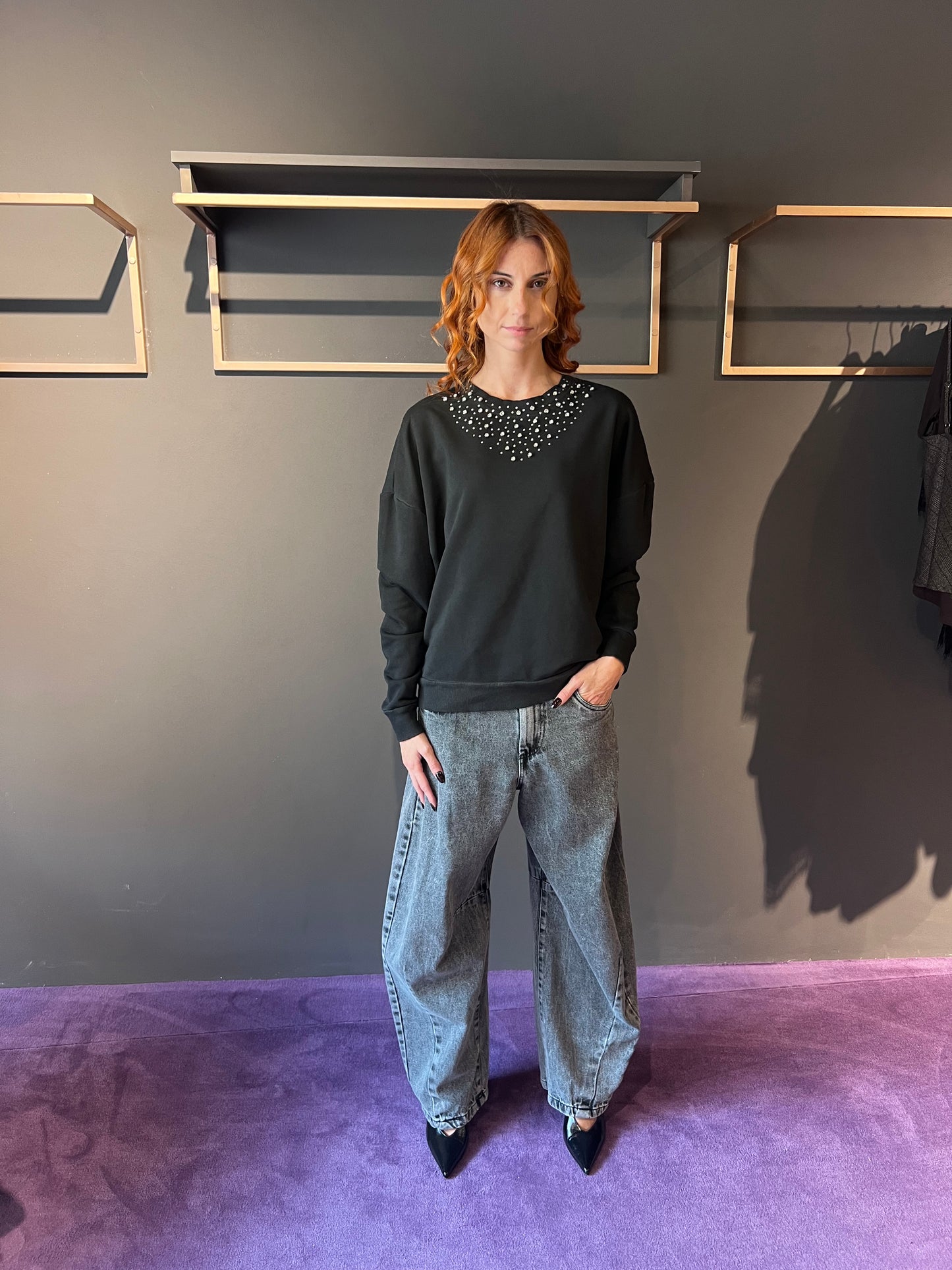 Felpa con collo in pietre HAVEONE art. FFW-P031 colore nero