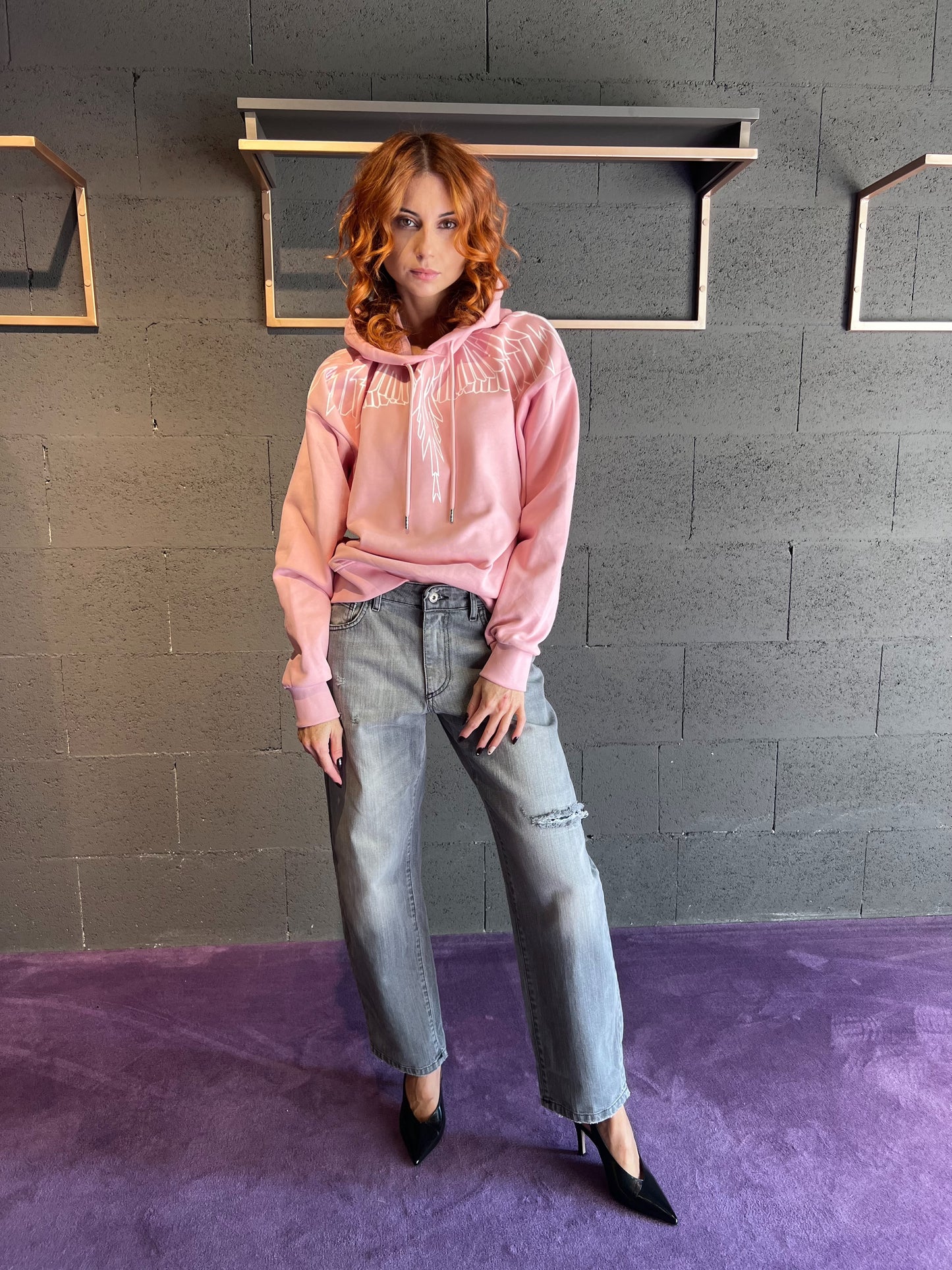 Felpa con cappuccio con logo iconico MARCELO BURLON art. 25ICM30013 colore nero e rosa