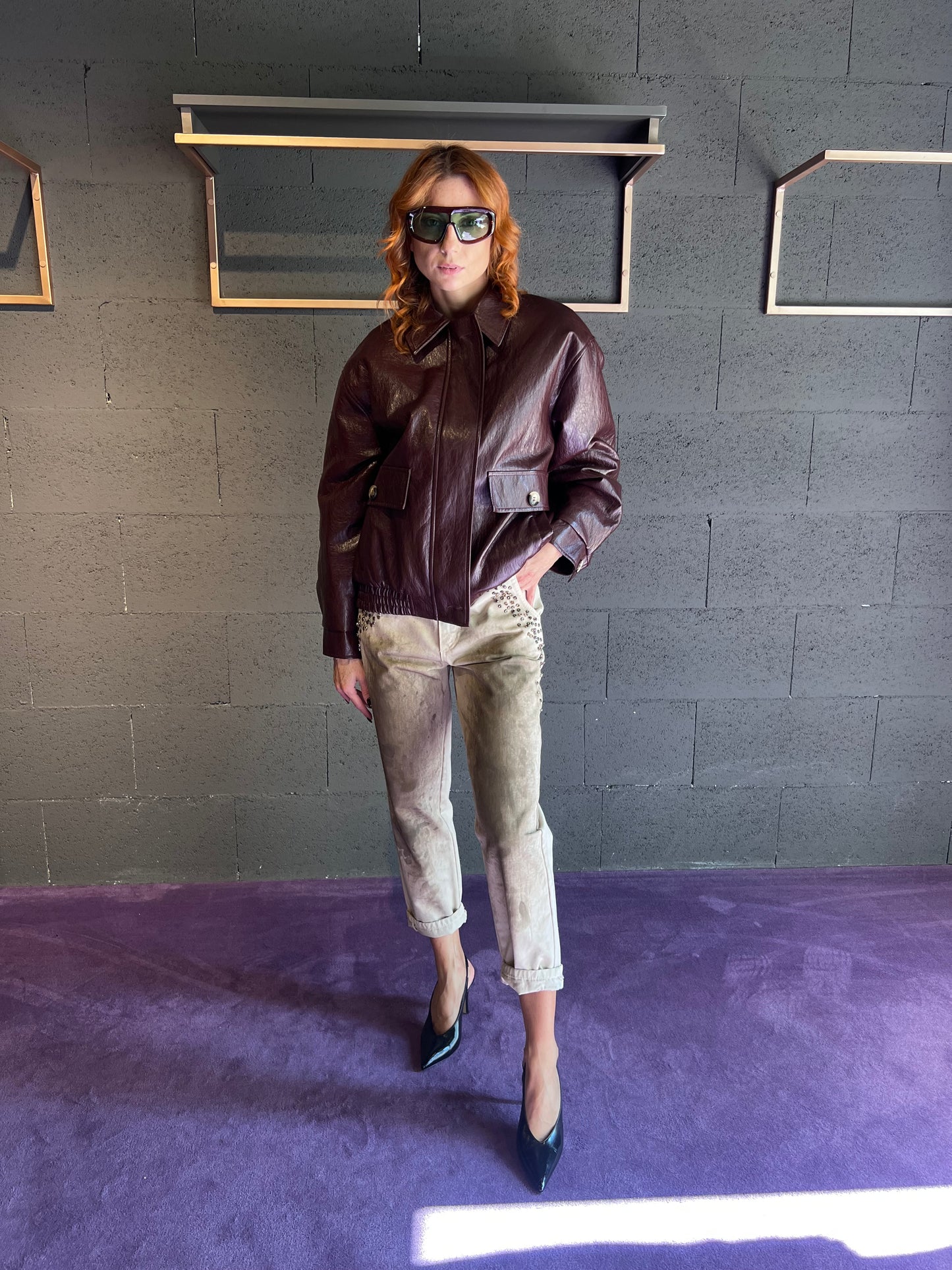 Bomber in vinile imbottito con tascone MOTEL art. 225165 colore nero e bordeaux