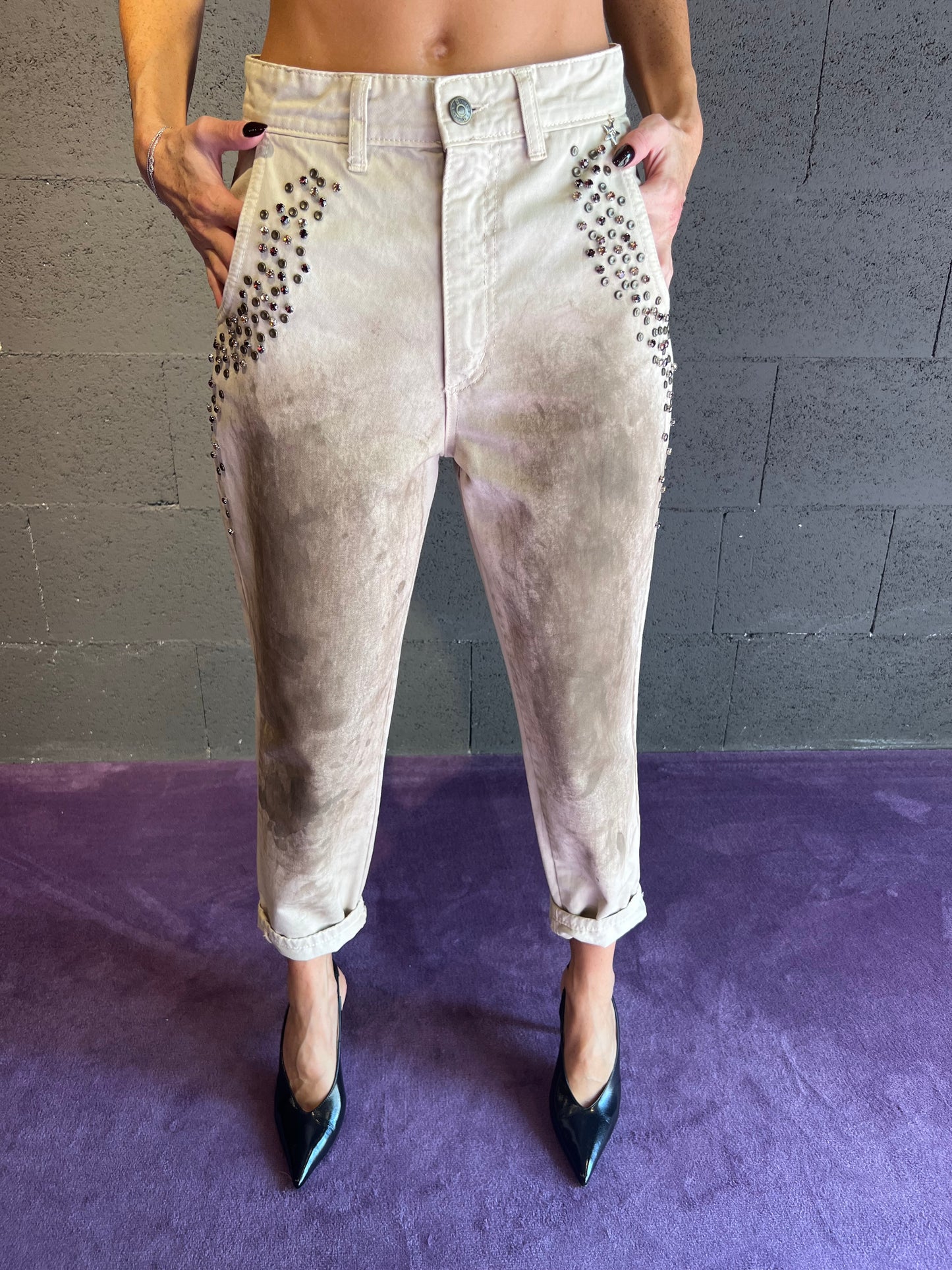 Jeans spalmato con borchie SOUVENIR art. S38M0809 colore beige