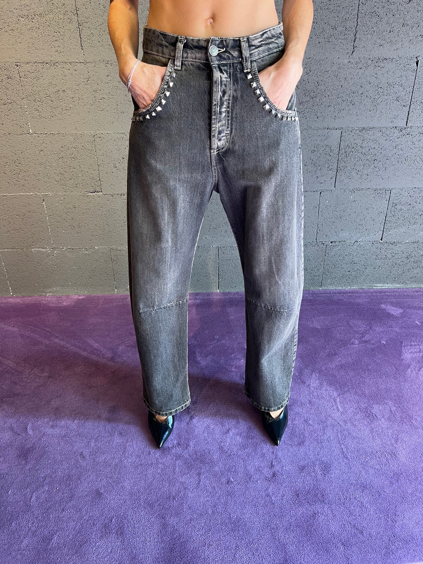 Jeans con borchie tasca TENSIONE IN art. GLENDA-APP colore jeans