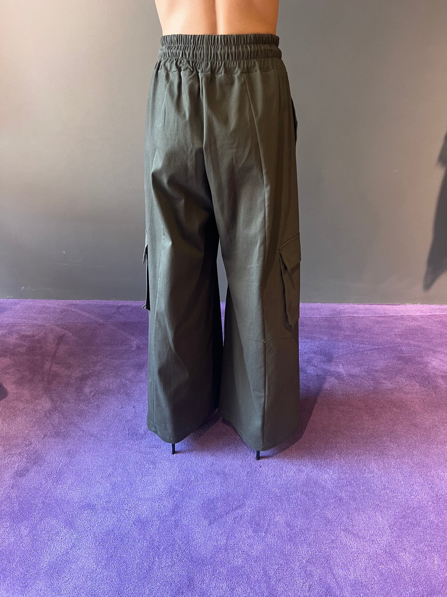 Pantalone ampio con tasche e coulisse HAVEONE art. PMA-P205 colore verdone