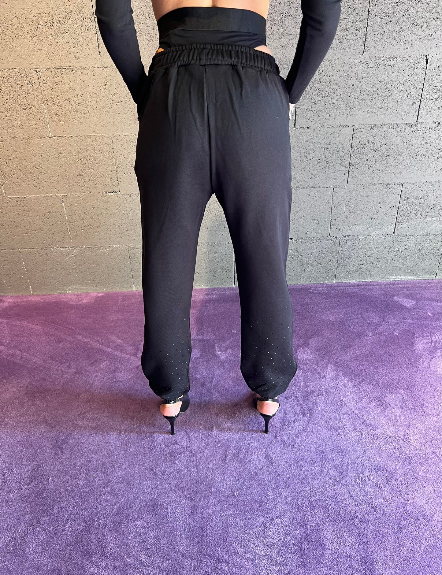 Pantalone in felpa con slip in vista e glitter sulla gamba DISCLAIMER art. 25IDS55309 colore panna e nero