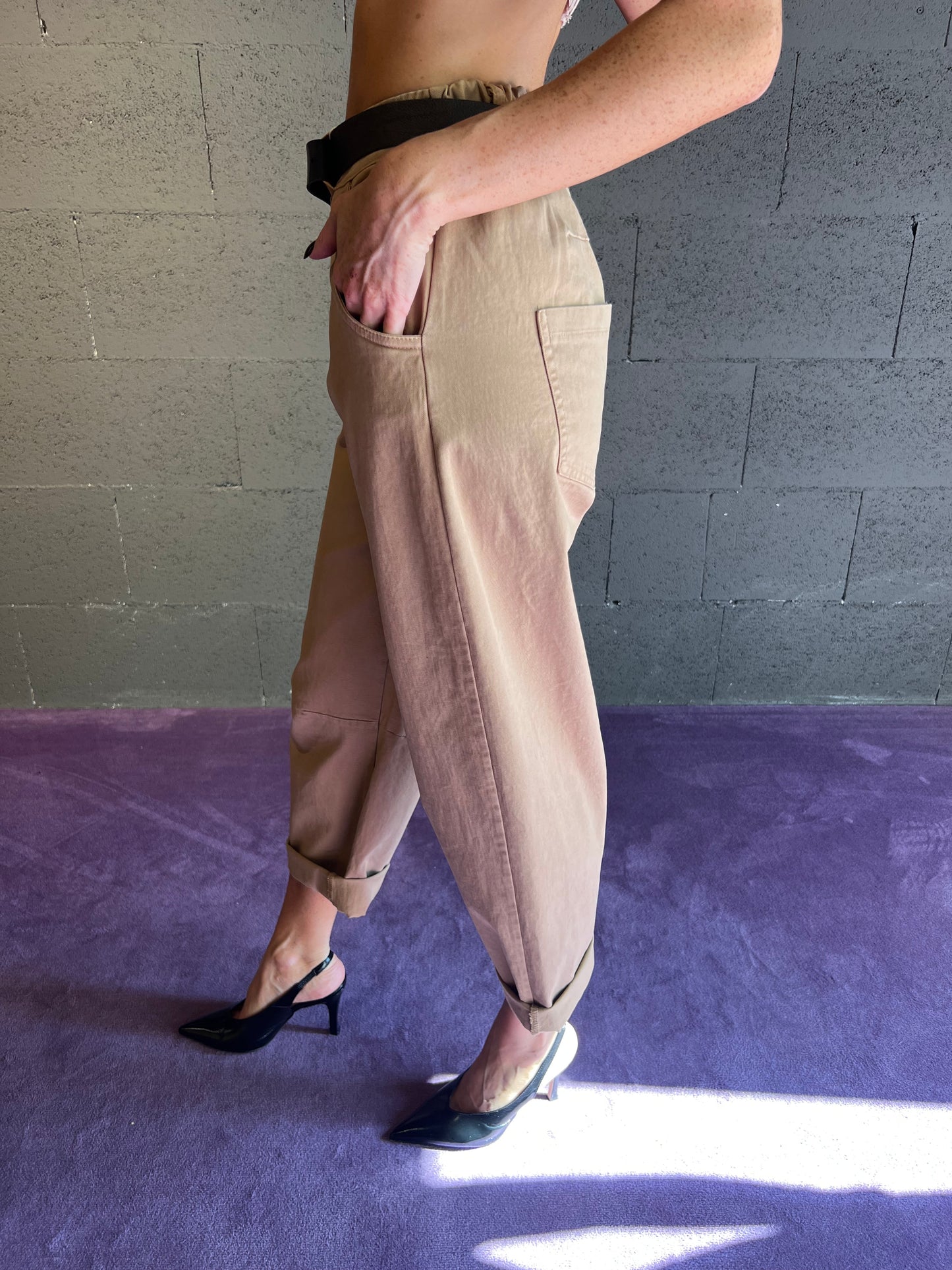 Pantalone vita alta con cinta MOTEL art. PA5047 colore beige e panna