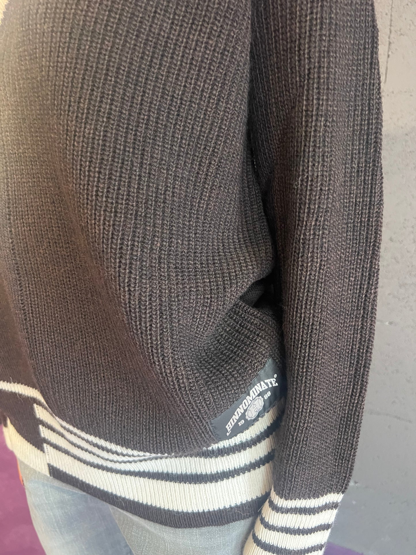 Maxi maglia college scollo a V HINNOMINATE art. HMABW02081 colore marrone