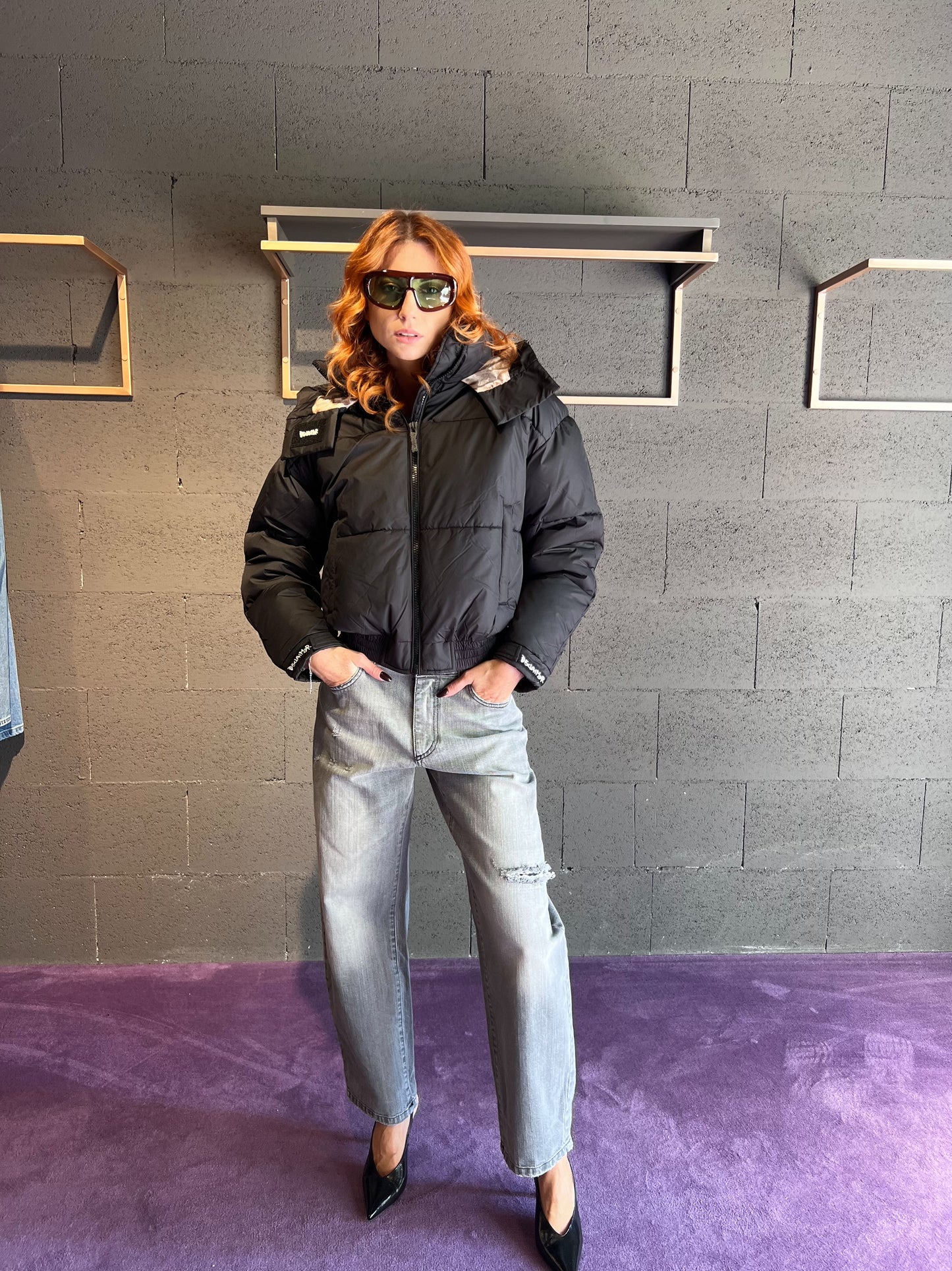 Piumino a bomber con cappuccio e scritta logo dietro DISCLAIMER art. 25IDS55157 colore nero