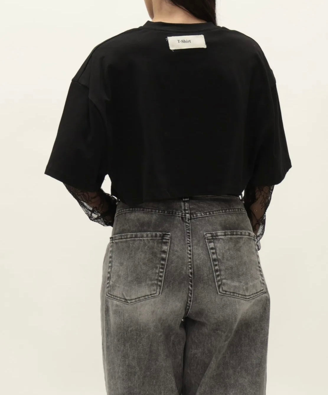 Tshirt crop con body in pizzo sotto HAVEONE art. TMA-P019 colore nero