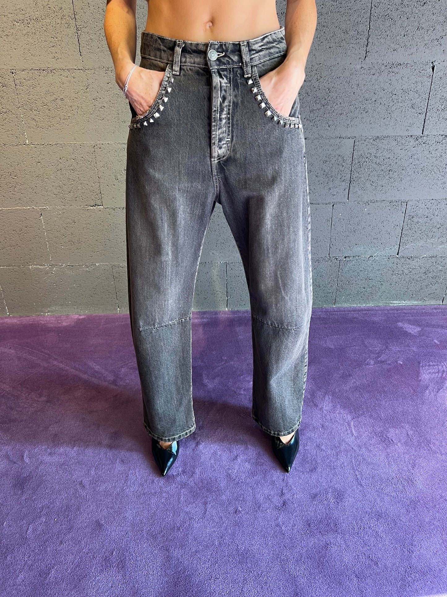 Jeans con borchie tasca TENSIONE IN art. GLENDA-APP colore jeans