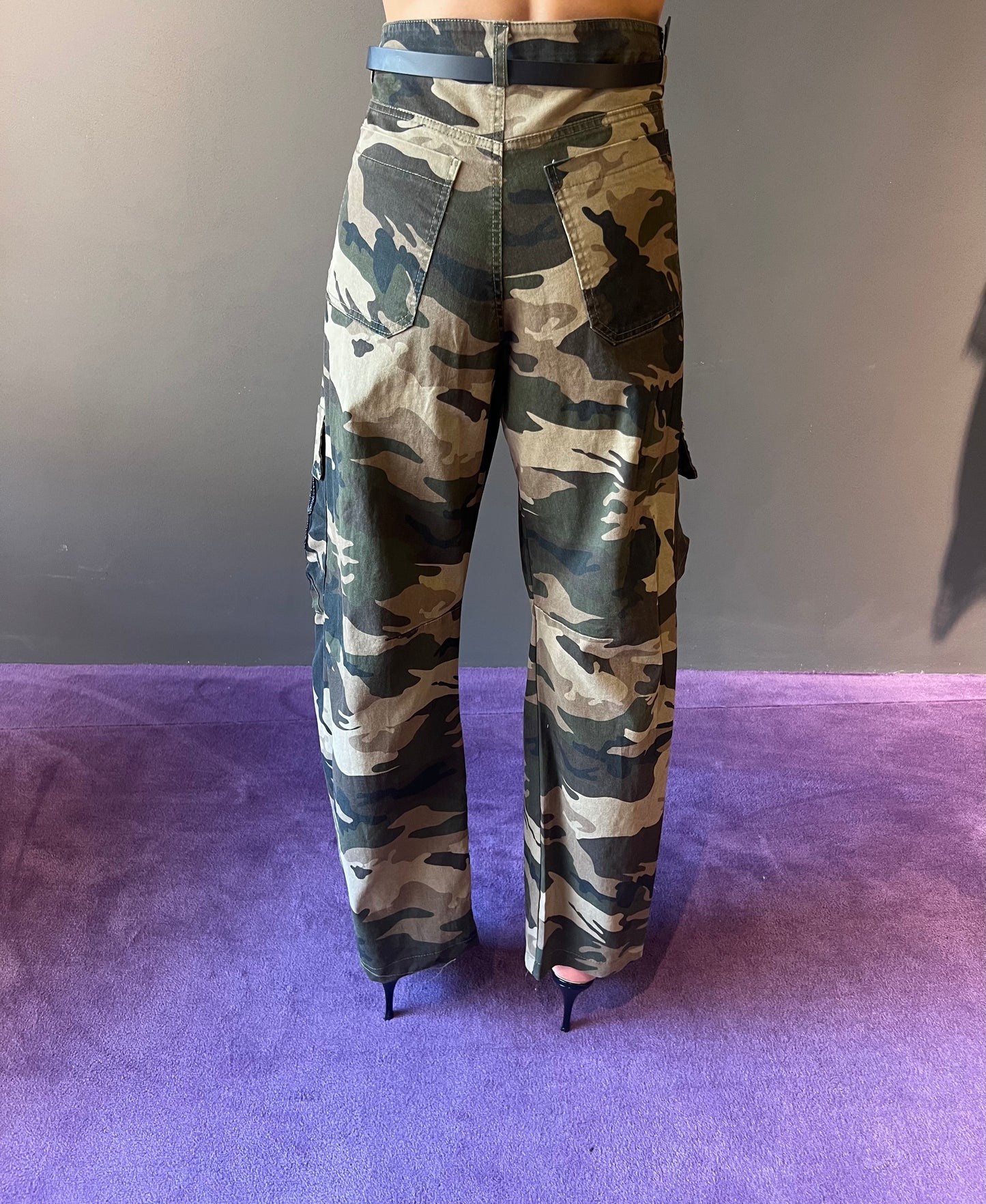Cargo mimetico TENSIONE IN art. W25P528 colore verde