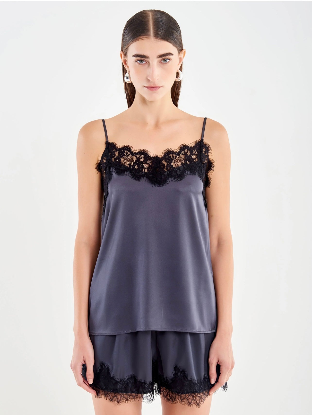 Top in raso con pizzo VICOLO art. TF0928 colore bordeaux, grigio e marrone
