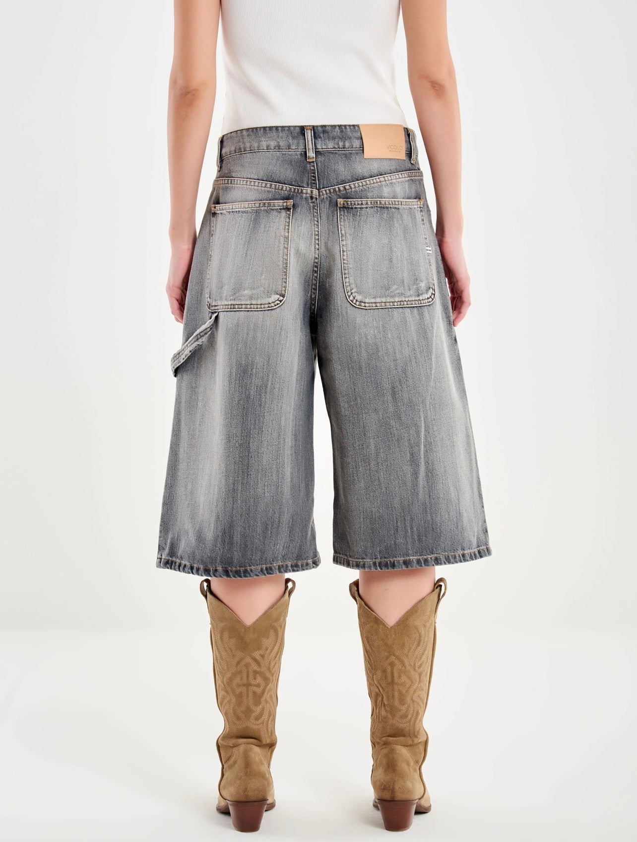 Bermudone in jeans con tasca grande VICOLO art. DF5248 colore grigio