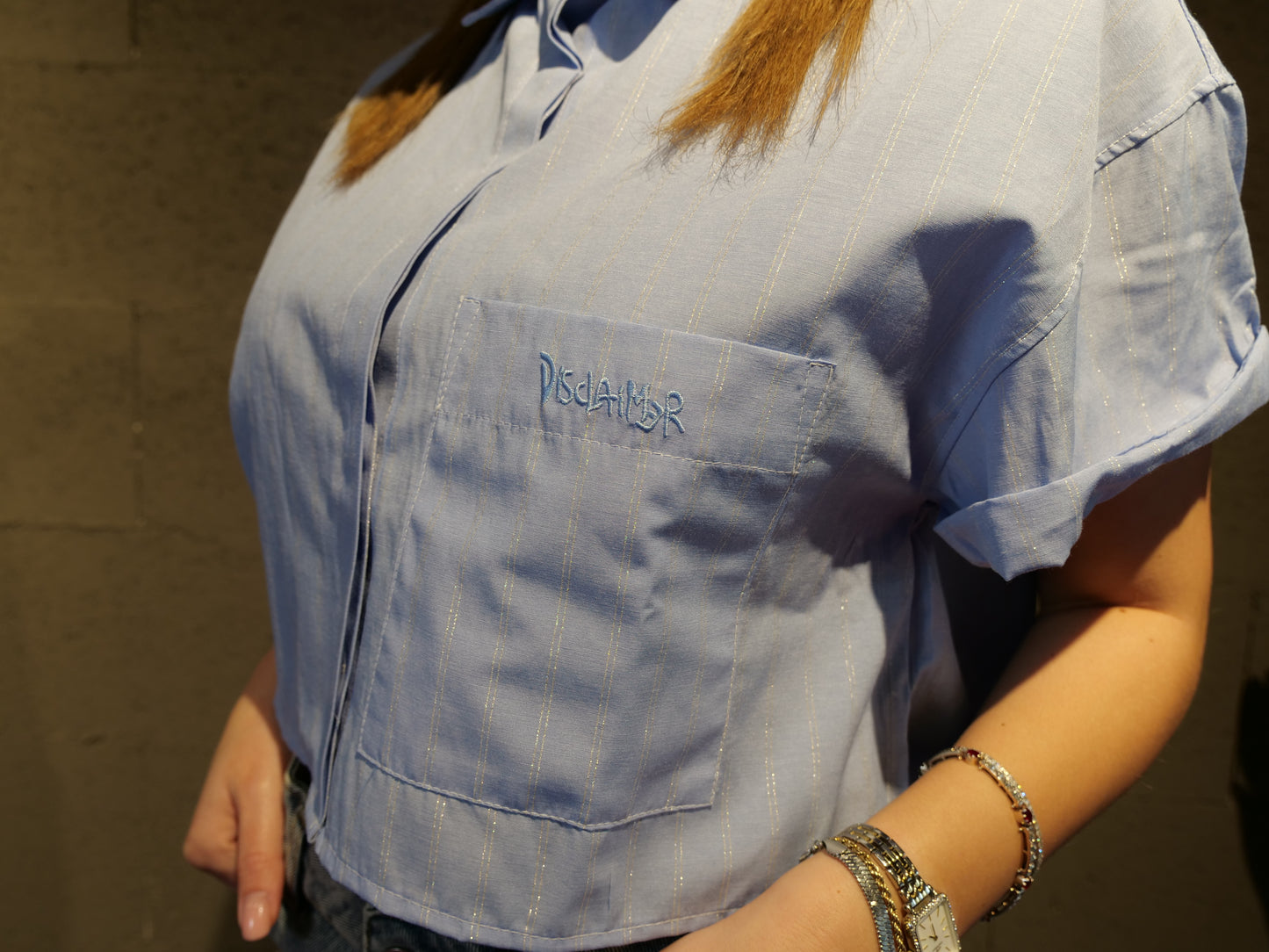 Camicia crop in cotone rigata DISCLAIMER art. 26EDS55621 colore bianco e celeste