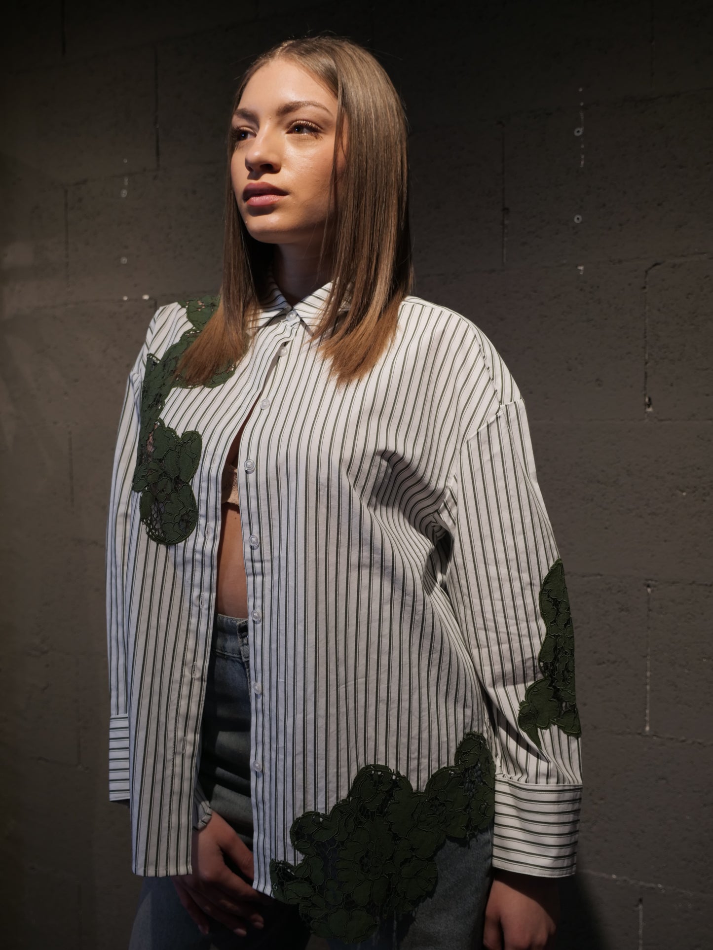 Camicia rigata con ricamo CKS art. 312504 colore verde