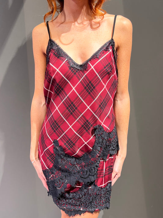 Top in check con dettaglio in pizzo asimmetrico TENSIONE IN art. FW250058 colore rosso