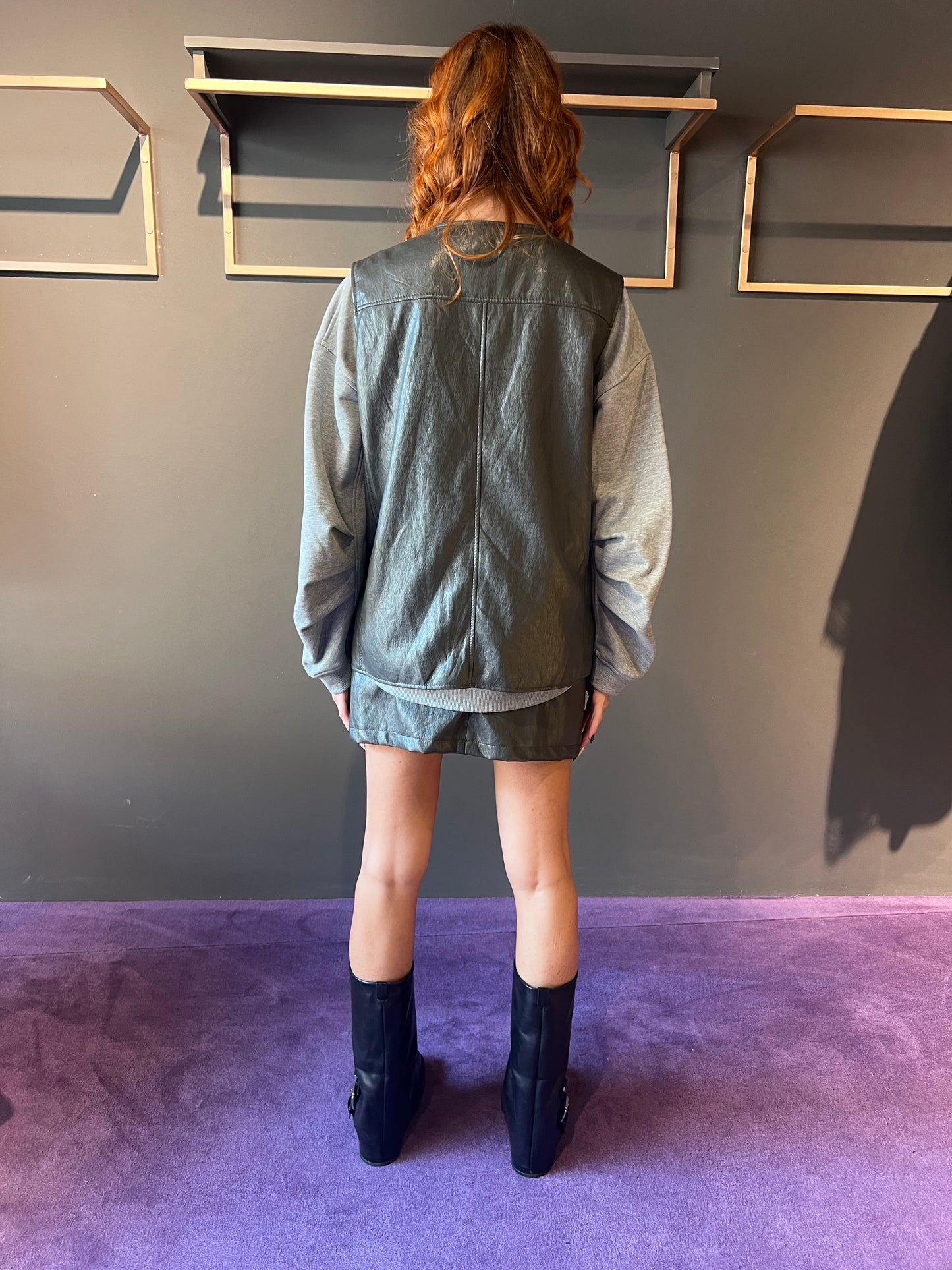 Gilet in vinile over VICOLO art. TF1294 colore grigio