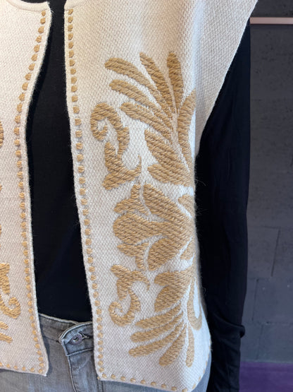 Gilet apeeto con ricamo damascato TENSIONE IN art. W5HMG35A400 colore panna e marrone