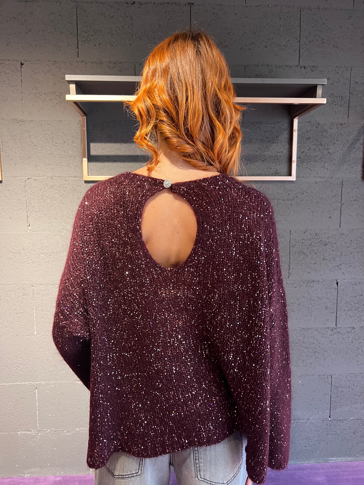 Maglione con brillantini con apertura dietro TENSIONE IN art. MHP520 colore bordeaux, verde, marrone