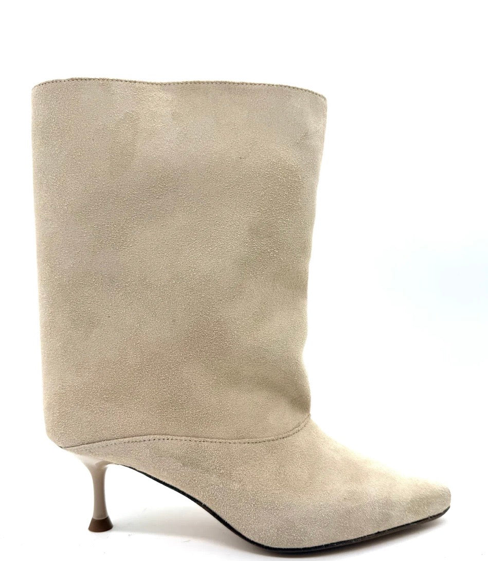 Tronchetto in crosta pelle DIVINE FOLLIE art. AISHA2468C-M005 colore ghiaccio