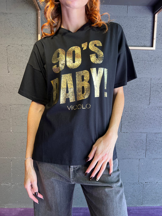 Tshirt over con sritta oro VICOLO art. RF0376 colore nero