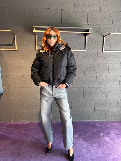 Piumino a bomber con cappuccio e scritta logo dietro DISCLAIMER art. 25IDS55157 colore nero