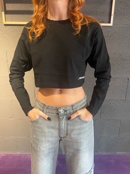 Tshirt crop basico in jersey a manica lunga HINNOMINATE art. HMABW01942 colore nero e bianco