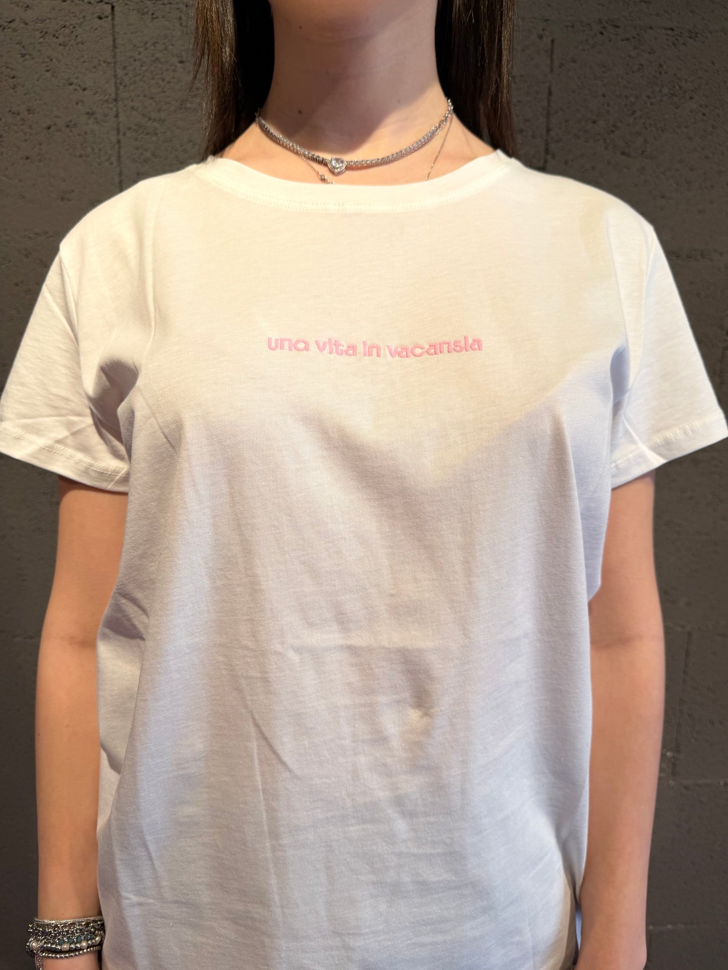 Tshirt "una vita in vacansia" VICOLO art. RAB0549 colore bianco
