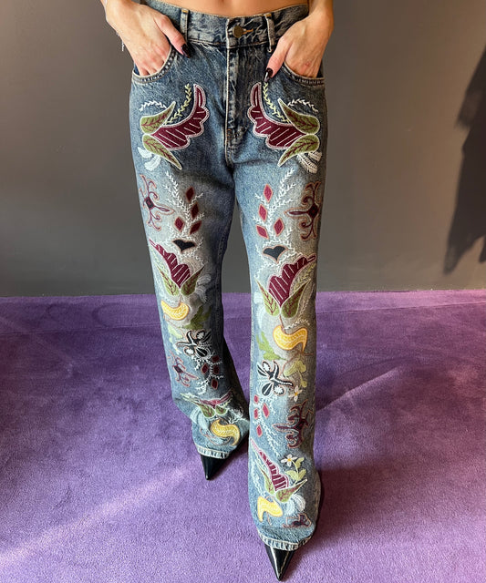 Jeans con ricami e toppe KONTATTO art. TU103N colore jeans