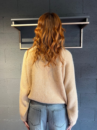 Cardigan con bottoni gioiello e spilla fiocco in raso WUSIDE art. 25676 colore tabacco, camel, oliva