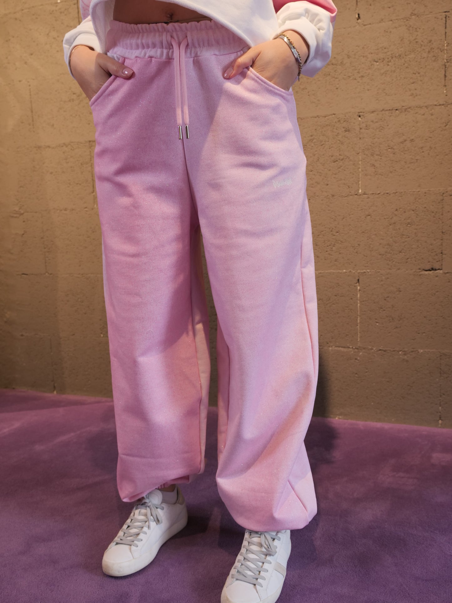 Pantalone laminato in felpa DISCLAIMER art. 26EDS55575 colore nero e rosa