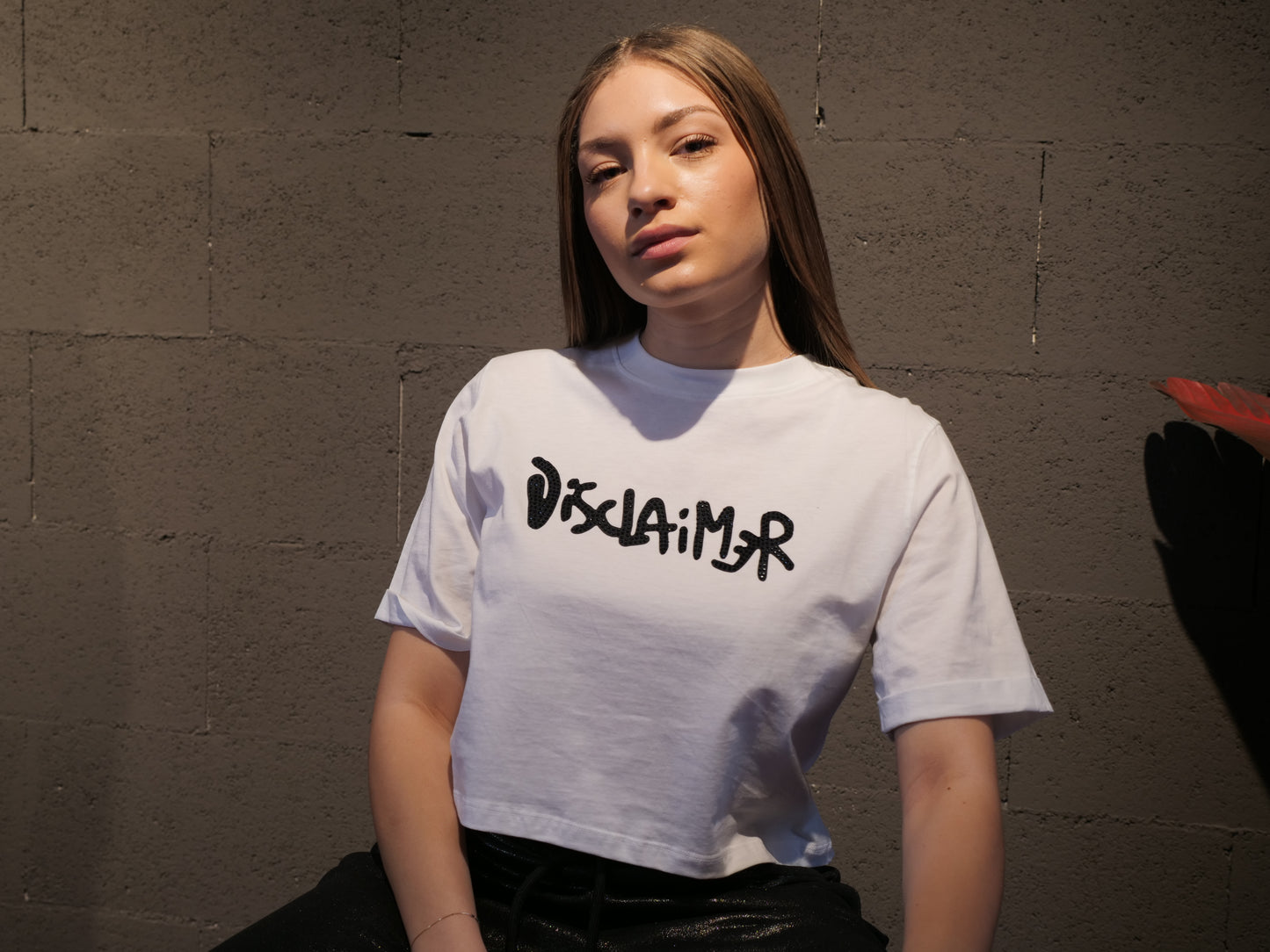 Maglia crop con logo con strass DISCLAIMER art. 26EDS55624 colore bianco