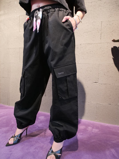 Cargo in gabardine con coulisse fiorata DISCLAIMER art. 26EDS55628 colore nero