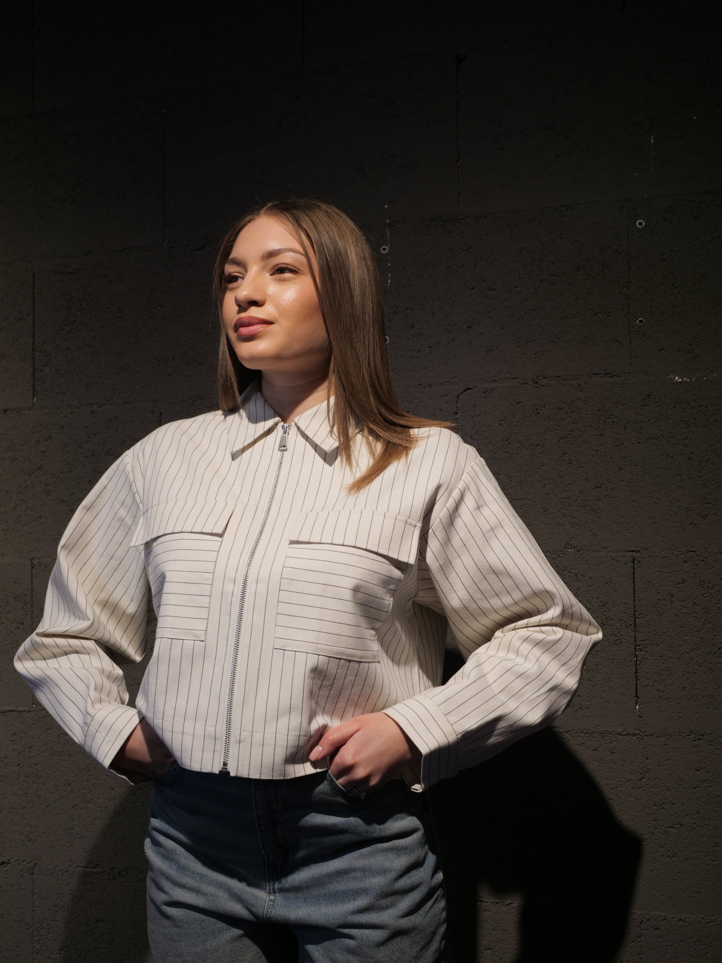 Giubbino crop con ricamo in perline dietro CKS art. 312856 colore bianco