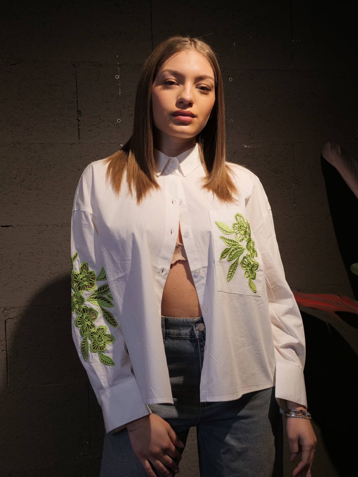 Camicia in cotone over con ricamo CKS art. 312843 colore bianco