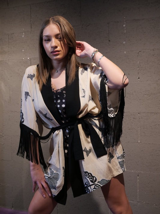Kimono fantasia con frange BSB art. 240009 colore nero